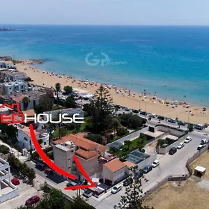 Red House Lido di Noto